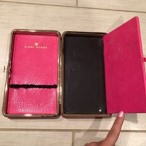 Nikki Hynek Makeup Case